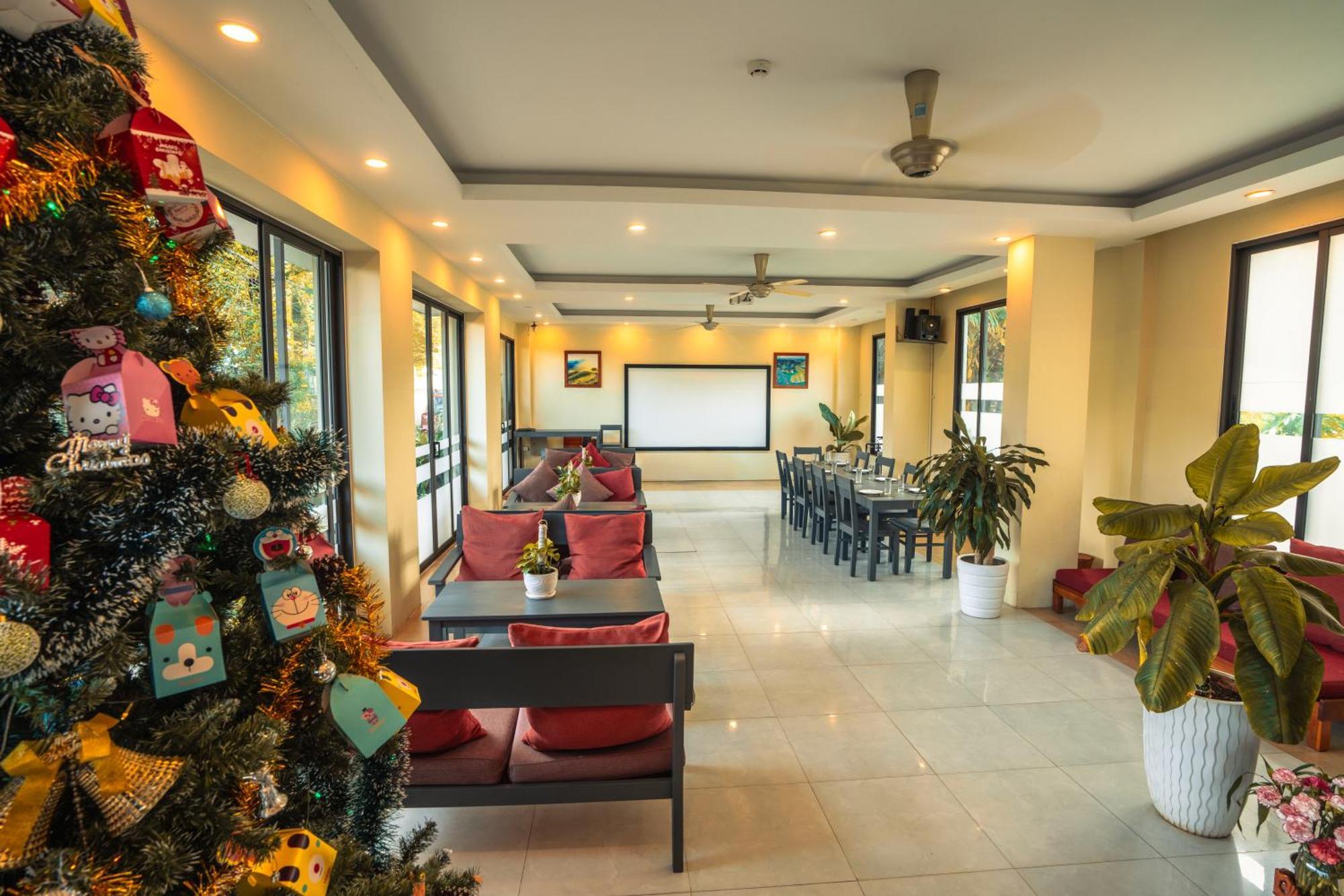 Golden Daisy Hotel Phu Quoc Exterior photo