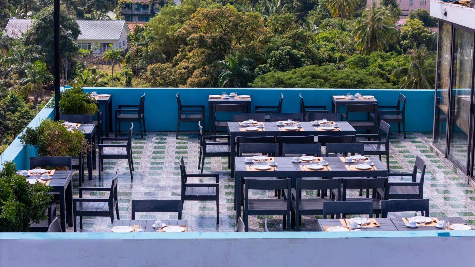 Golden Daisy Hotel Phu Quoc Exterior photo